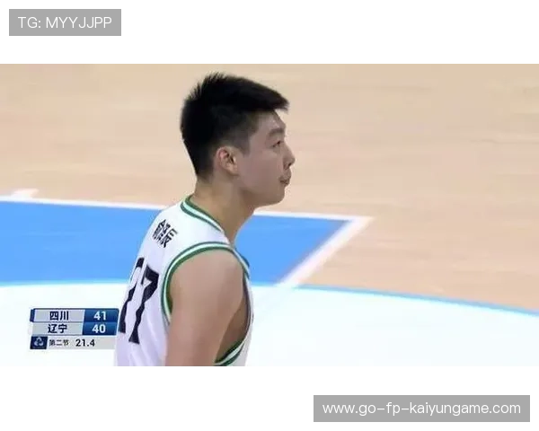 全运会男篮：俞泽辰运球突破，垫一步上演单臂暴扣，辽宁男篮俞泽辰父母